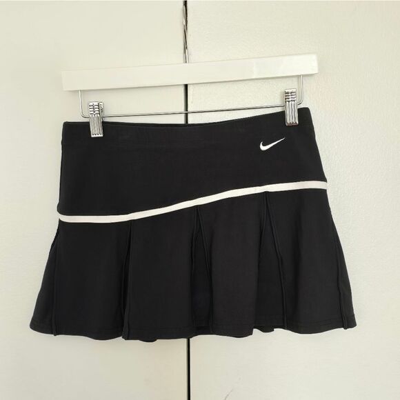 Nike Black Tennis Skirt - Picture 1 of 4